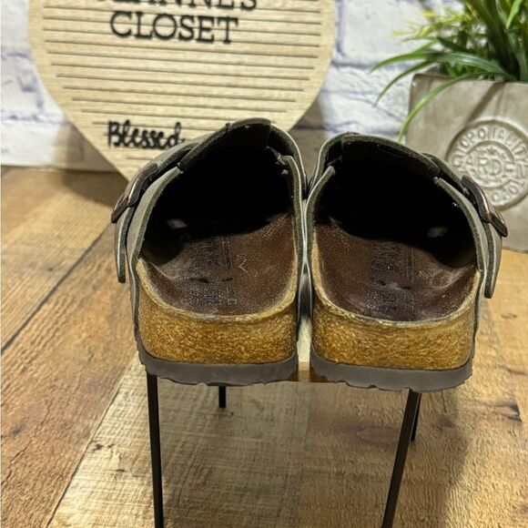 Birkenstock Birkis Boston
Suede Taupe clog ladies 7 mens 5 - Picture 11 of 13
